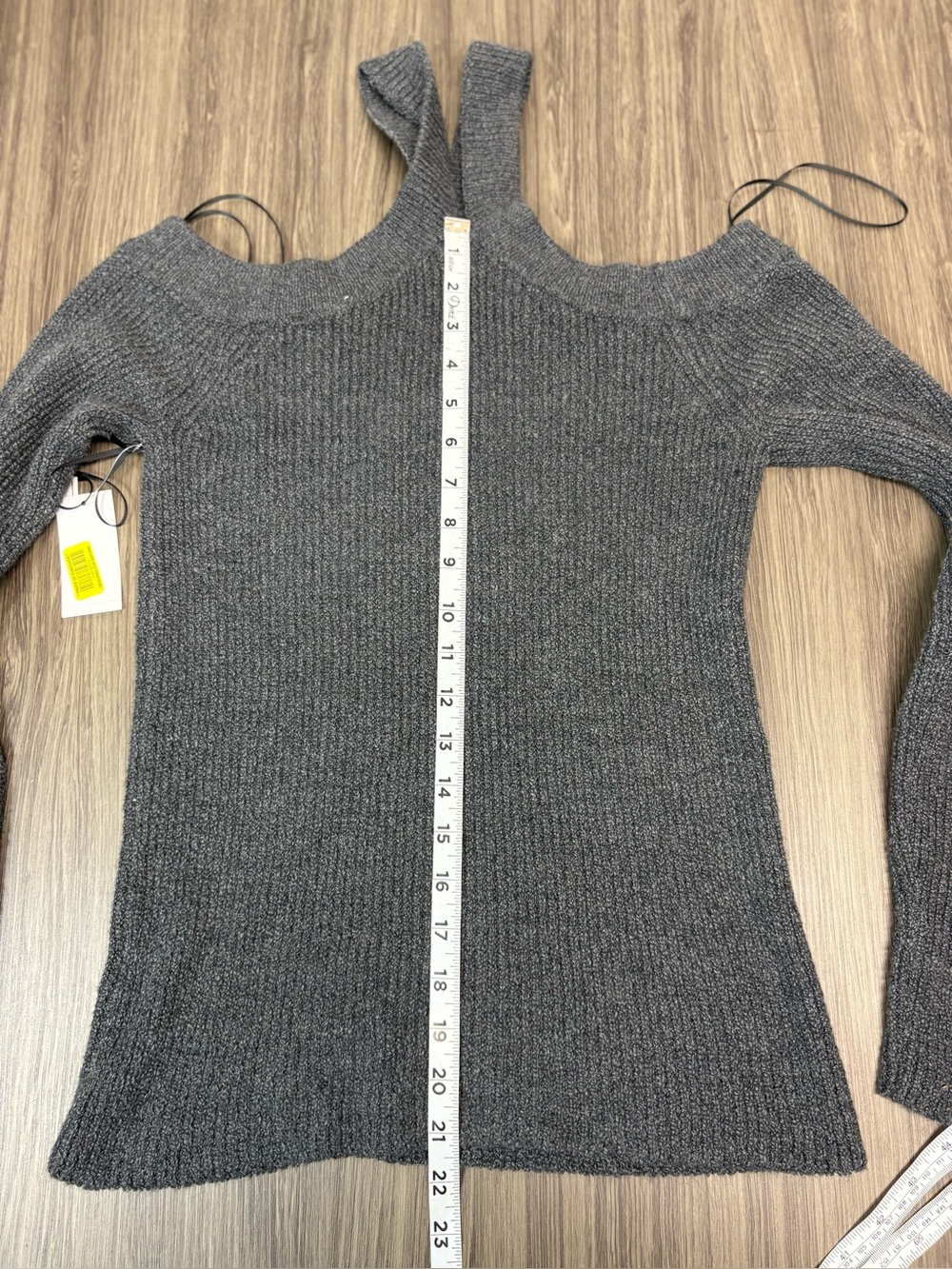1.State Gray Cold Shoulder Ribbed Sweater Size Small - Picture 6 of 6